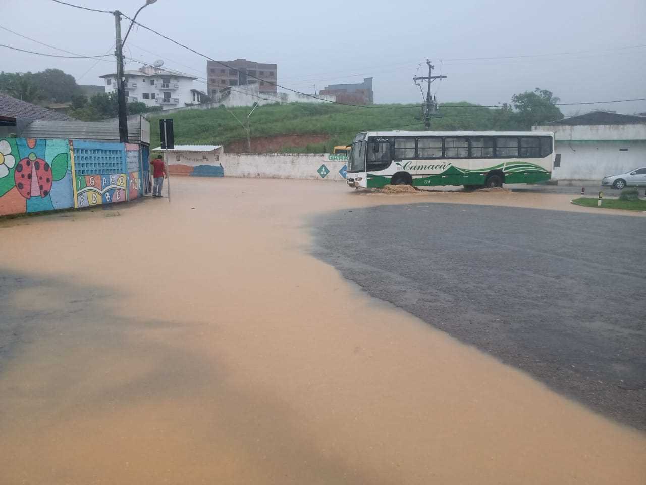 Camacã: Prefeitura mobiliza equipes após fortes chuvas que caíram na cidade